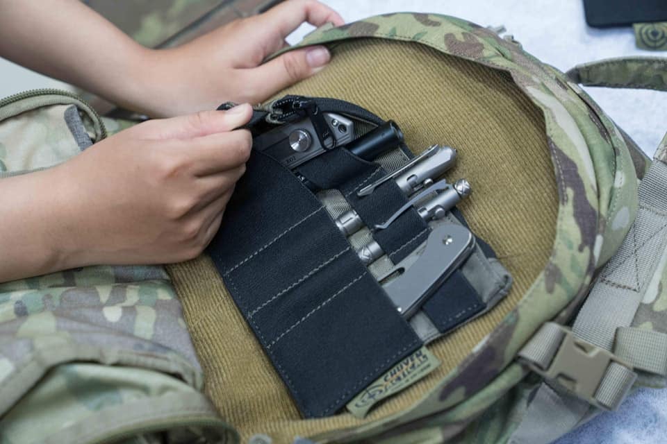 Admin Insert Gear có thể tương thích với mọi nền tảng gai dán velcro