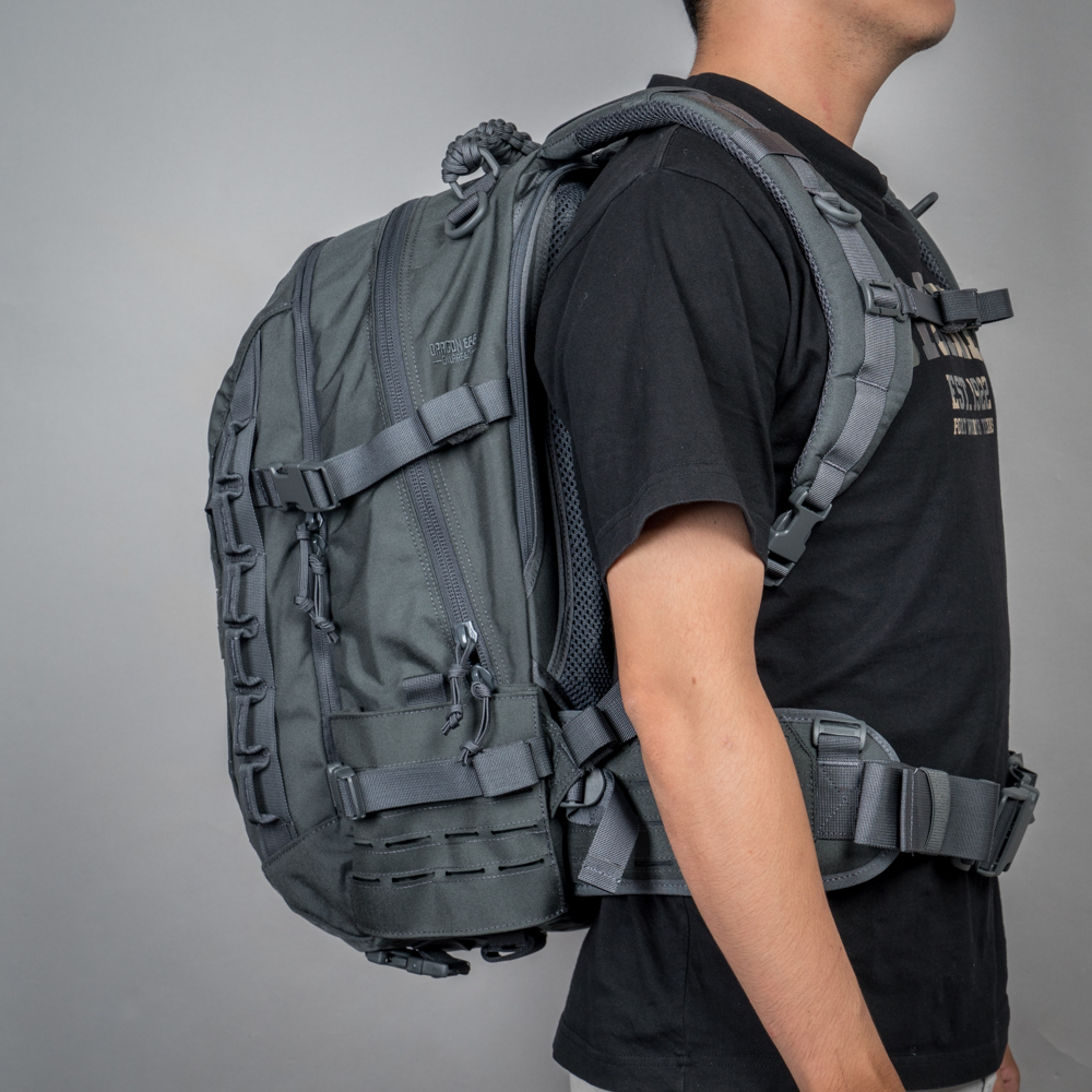 Quai và lưng ôm rất sát theo đường cong sống lưng