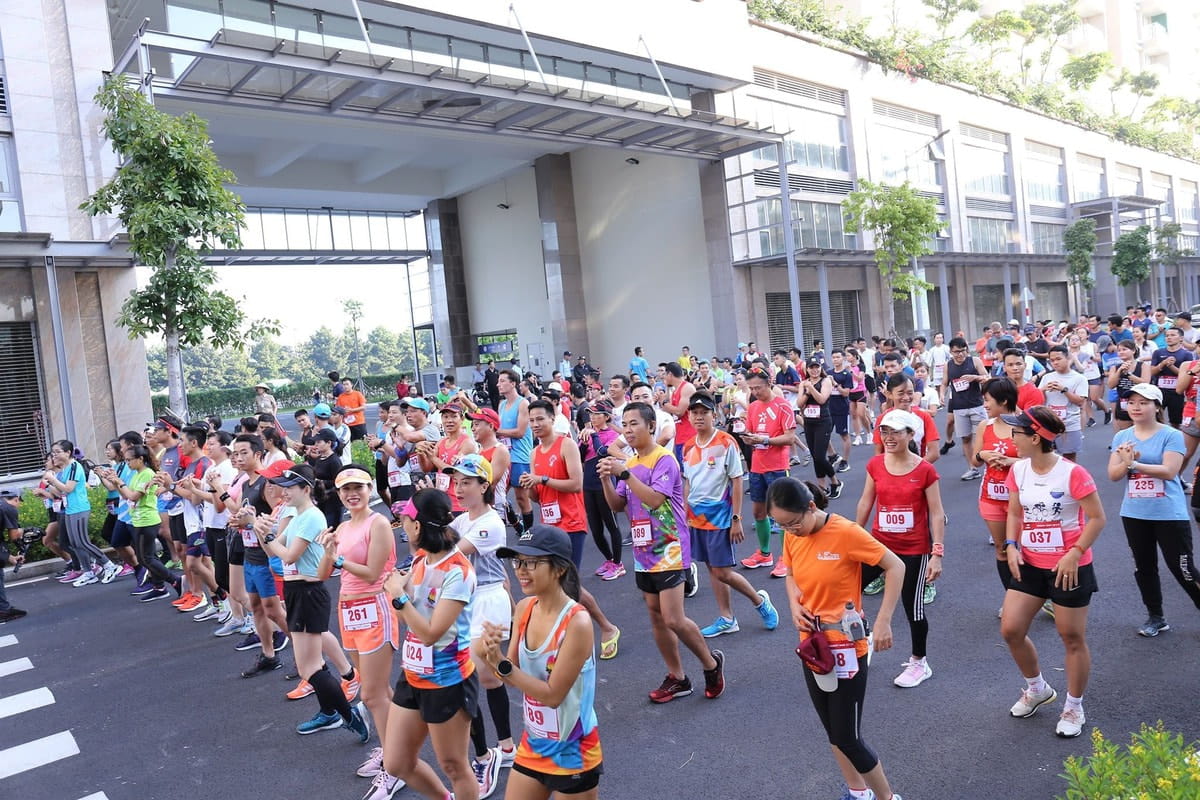 Chạy Marathon trong thành phố chay marathon trong thanh pho