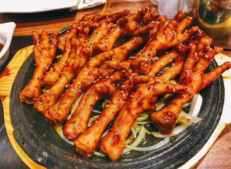 cac-mon-nuong-khi-di-da-ngoai