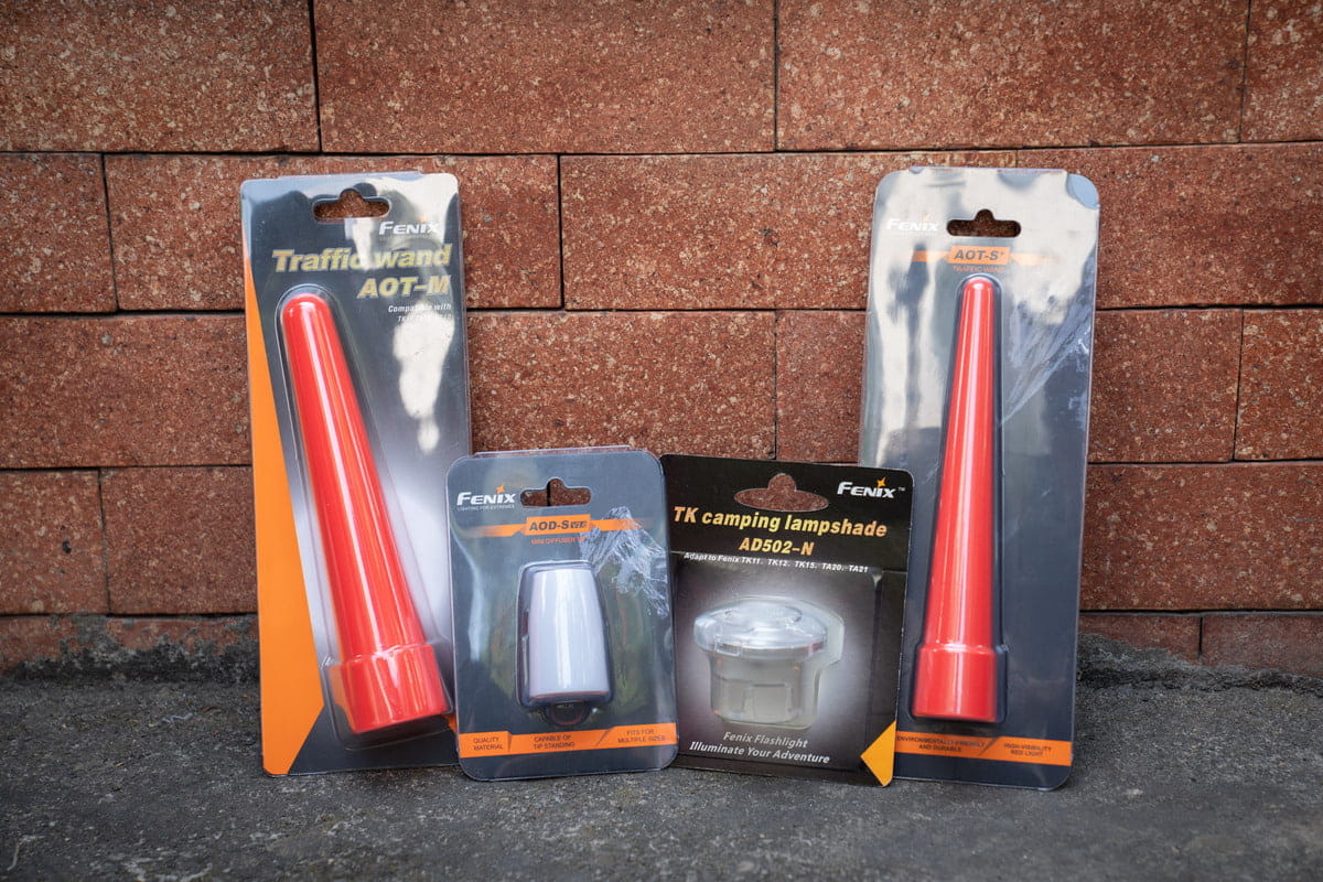 Phụ kiện chiếu sáng là giải pháp tạm thời trong nhiều tình huống, vừa gia tăng sự linh hoạt cho chiếc đèn pin phu kien ho tro chieu sang