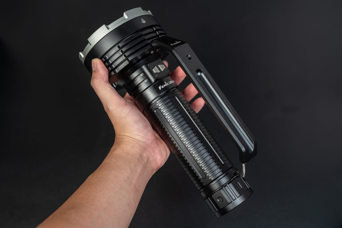 Đèn pin tìm kiếm cứu hộ Fenix LR80R Đèn pin tìm kiếm cứu hộ Fenix LR80R