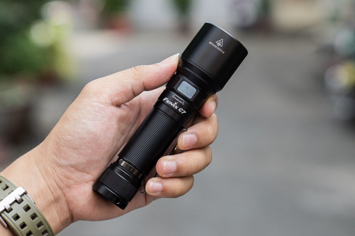 Đèn pin Fenix C7 - Độ sáng tối đa 3000 lumens