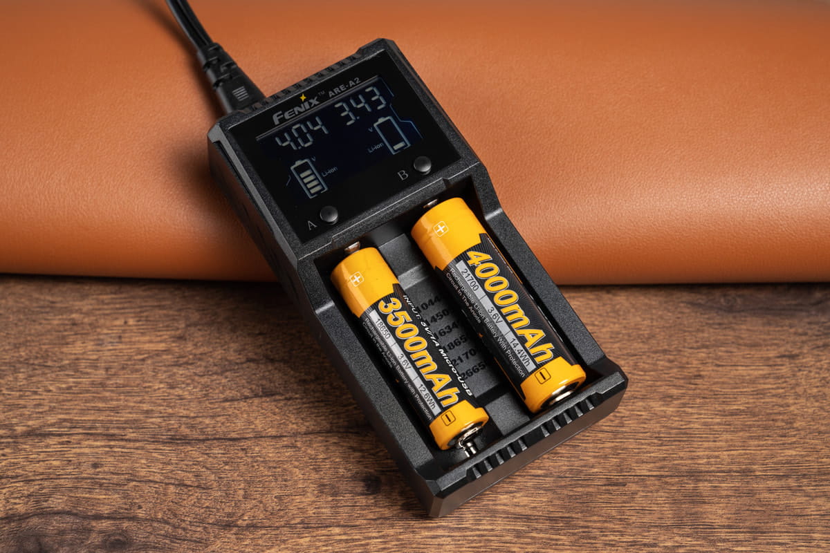 Sử dụng sạc pin rời có thể giúp kéo dài tuổi thọ pin sạc, giúp pin hoạt động ổn định Sử dụng sạc pin rời có thể giúp kéo dài tuổi thọ pin sạc, giúp pin hoạt động ổn định